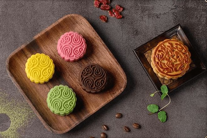 月餅全自動(dòng)刷蛋機(jī)，提高產(chǎn)品產(chǎn)量，提升產(chǎn)品檔次！